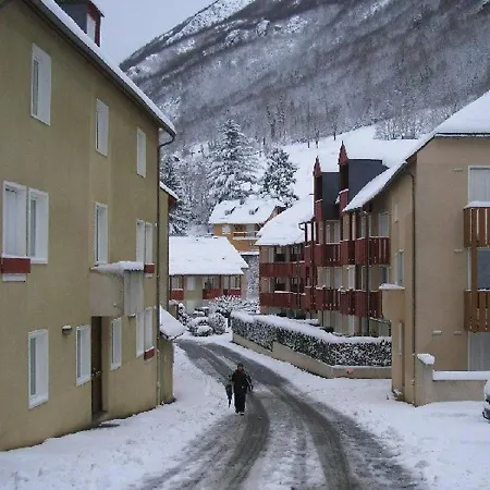 T2 6 Pers Avec Balcon, Parking Prive, Proche Commodites Et Stations De - Fr-1-402-122 Apartman