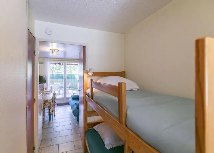 T2 6 Pers Avec Balcon, Parking Prive, Proche Commodites Et Stations De - Fr-1-402-122 Apartman *