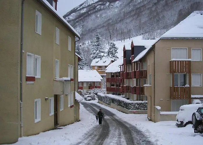 T2 6 Pers Avec Balcon, Parking Prive, Proche Commodites Et Stations De - Fr-1-402-122 아파트